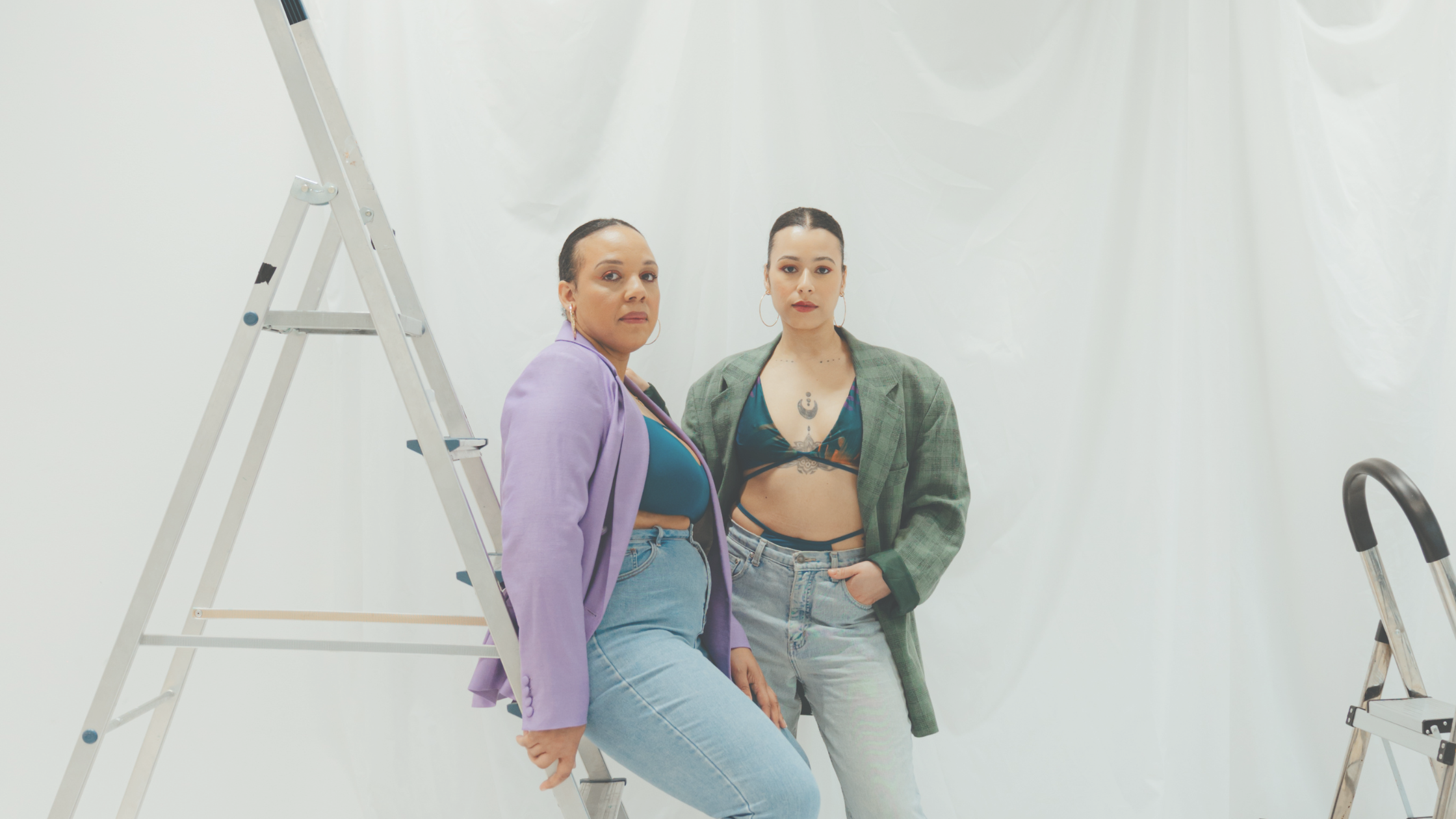 Comment Porter Son Maillot de Bain Hors de la Plage avec un Look Casual Chic